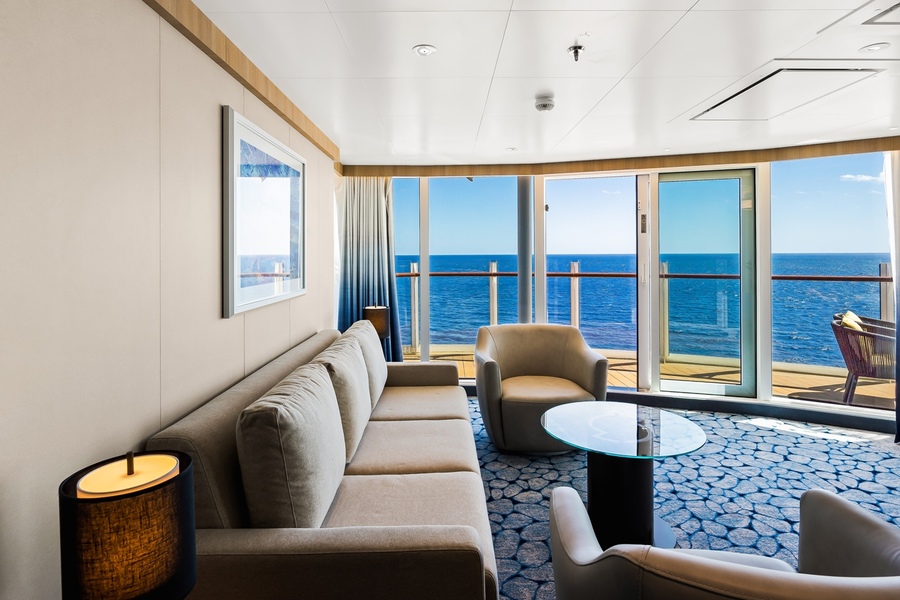RCI UTOPIA Spacious AquaTheater Suite - 1 Bedroom.jpeg